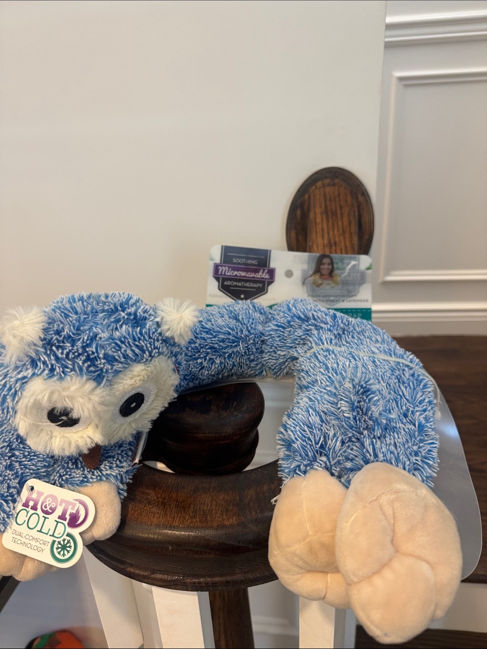 Cozy hugs Blue Sloth Microwavable Neck Wrap with Aromatherapy new